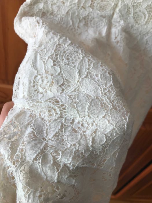 Vestido efeito renda curto S