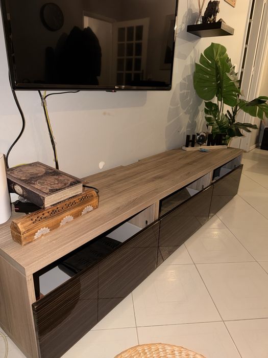 Móvel TV / Rack moderno em ótimo estado