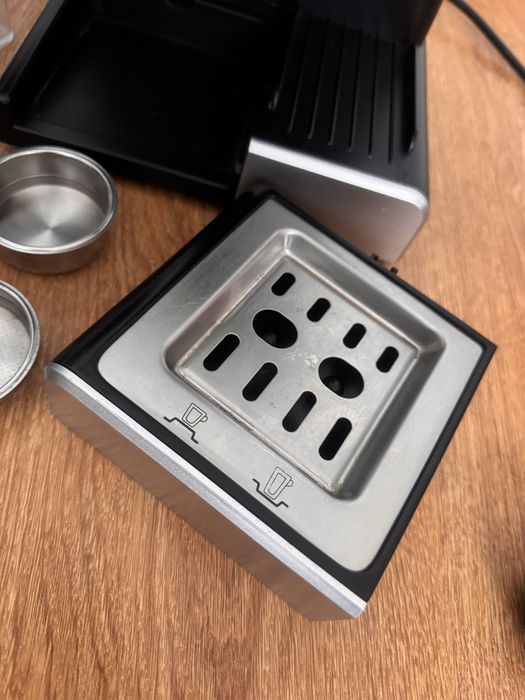 Ekspres do kawy firmy Yoer.