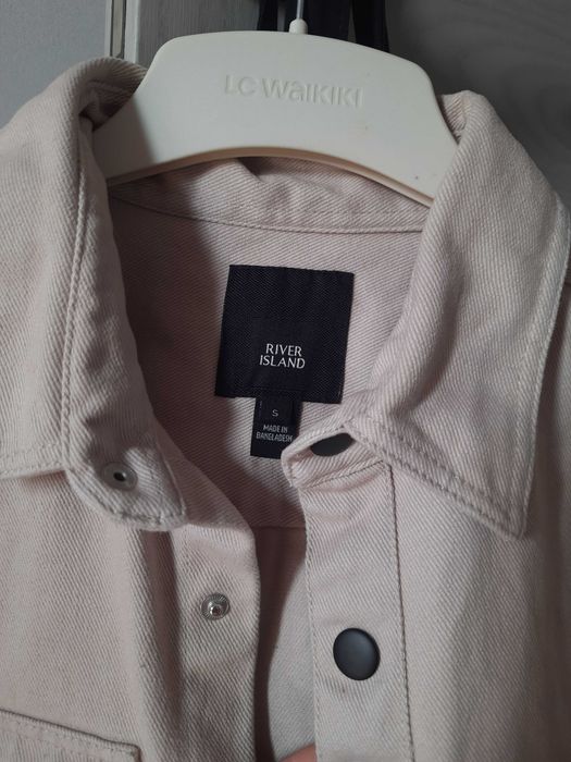 Бежева куртка з довгим рукавом стандартного крою River Island чоловіча