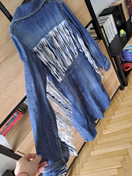 Zjawiskowy płaszcz jeansowy