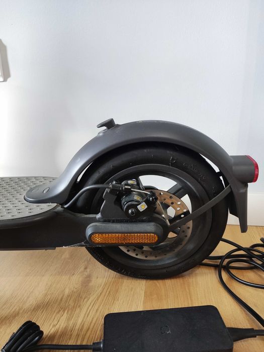Trotinete Xiaomi MI Electric Scooter Essential