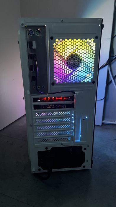 Komputer gamingowy/stacjonarny (wymiana komputerem lub kupno)