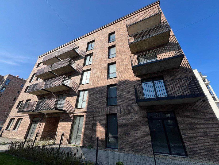 Продається 2-ох кімнатна квартира біля велесу