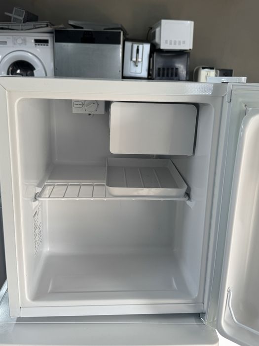 Kostka  Mini  lodówka Severin  Ks9827  biała