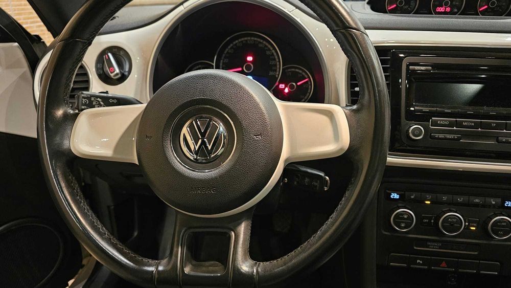 VW Volkswagen Beetle 1.6 TDi Design Impecável