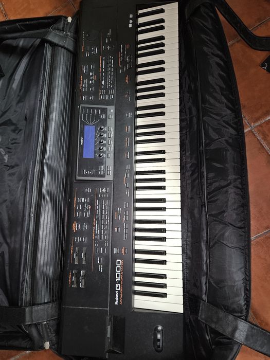 Teclado Roland G-1000