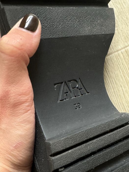 Жіночі чоботи високі Zara