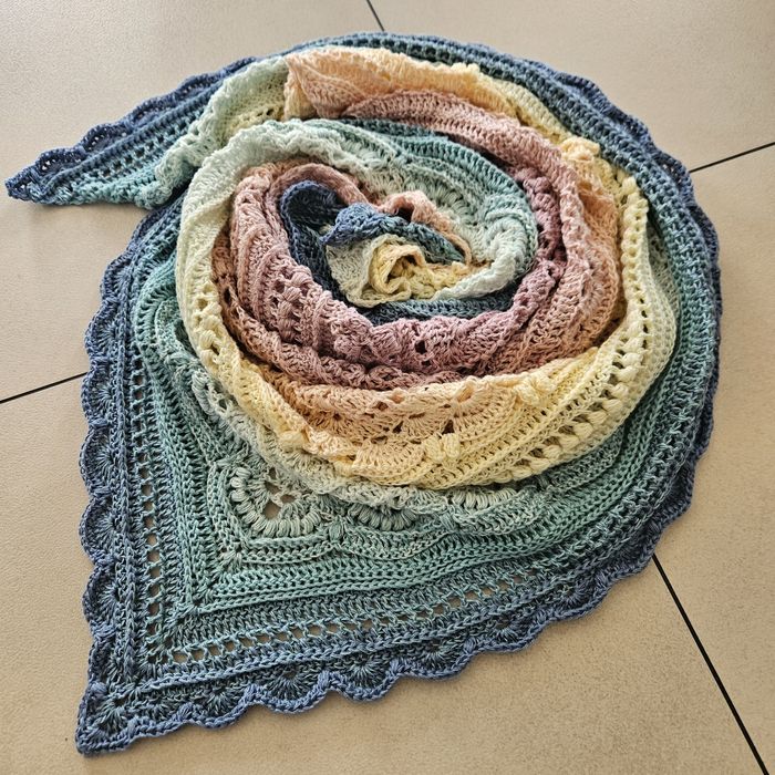 Chusta robiona na szydełku rękodzieło Handmade idealna na prezent