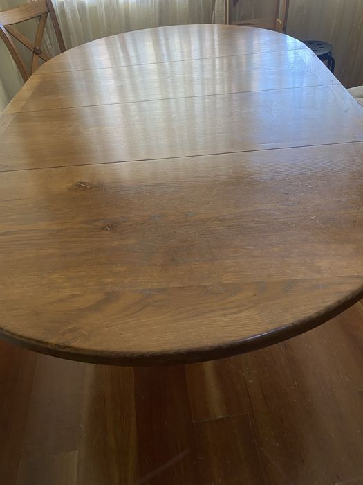 Mesa extensivel com 5 cadeiras