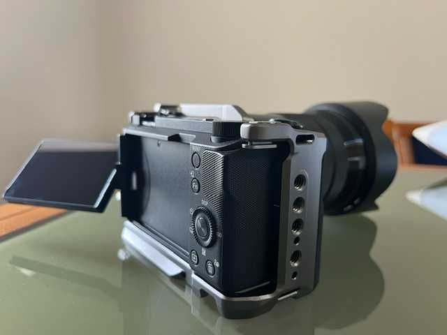 Sony ZV-E10 II Só Corpo + Cage SmallRig | Como Nova | Garantia Europeia