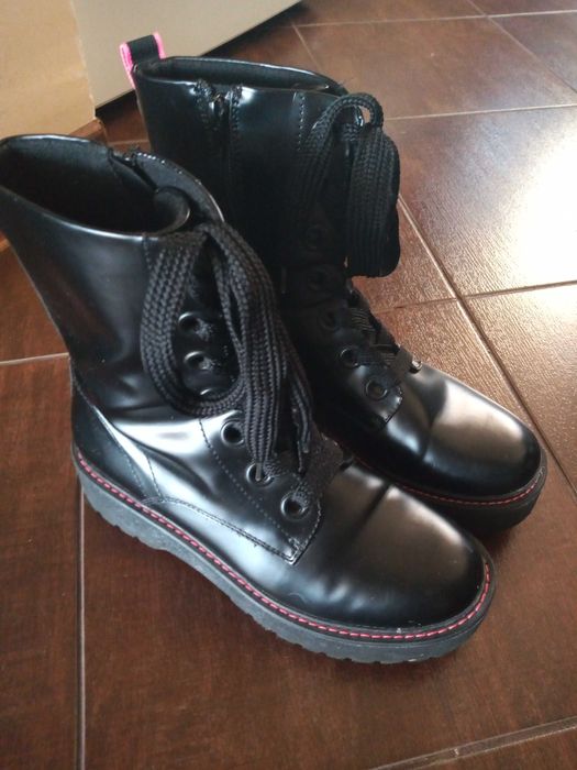 Buty młodzieżowe jesienne rozm 39 stan idealny