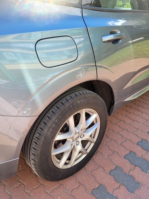 VOLVO XC60 2018r Momentum 190 KM