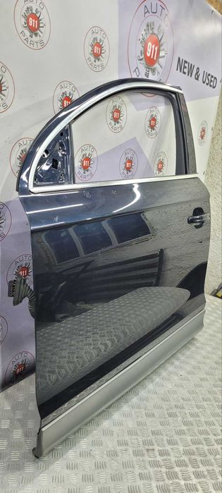 Двері передні ліві Audi Q7 2011-2015
