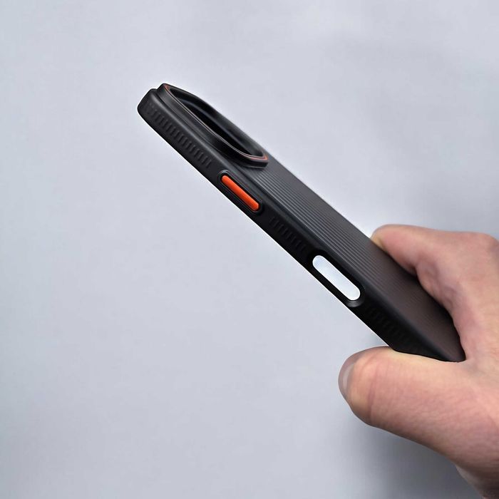 Etui NUOVARA Line do iPhone 16 Pro Max (Black Orange)