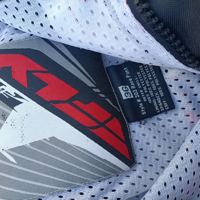 Equipamento de motocross