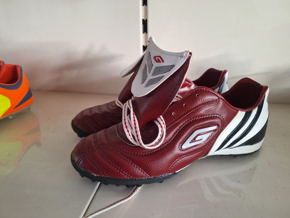 Бутси абсолутно нові