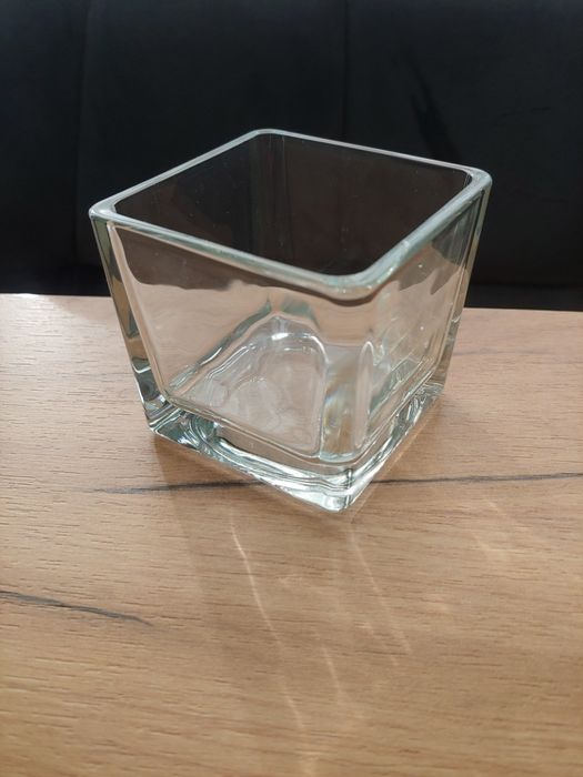 Świecznik szklany na tealight - cena za szt (16 szt)