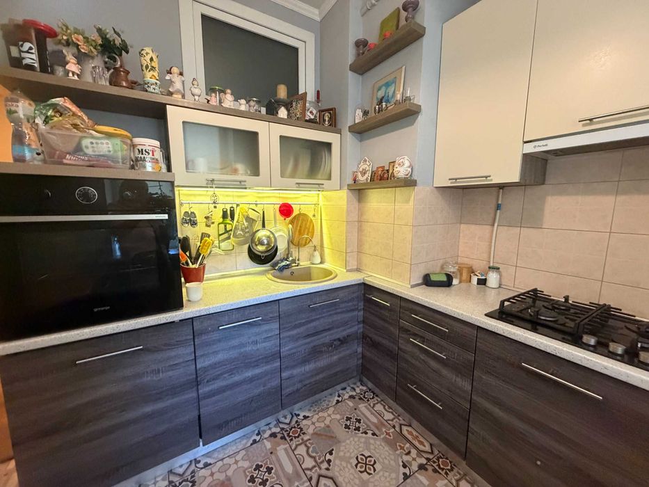 Продам 3 кімнатну квартиру в центрі Одеси / Спиридонівська / Паркомісце/ Сталінка