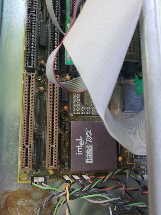 Продам ретро компьтер на Intel 486dx2