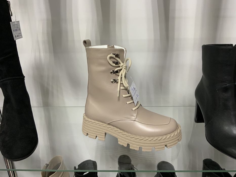 женские зимние спортивные кроссовки ботинки