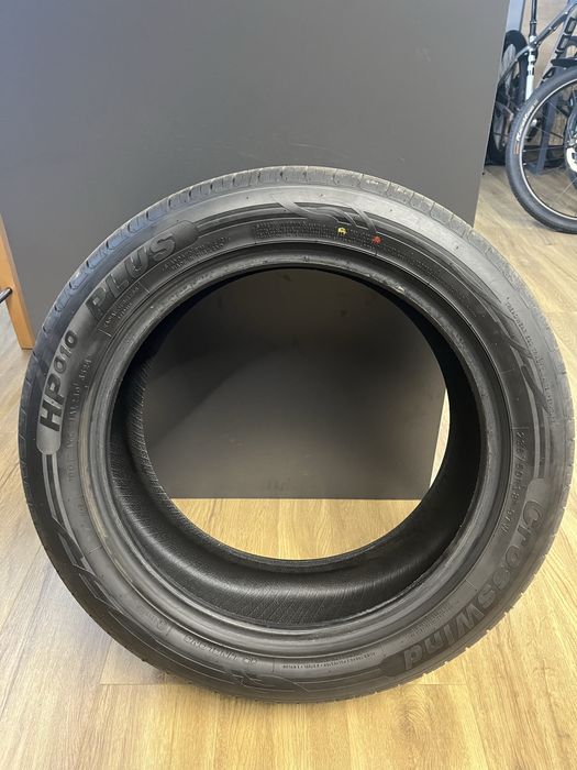 Opona CrossWind 235/50R18