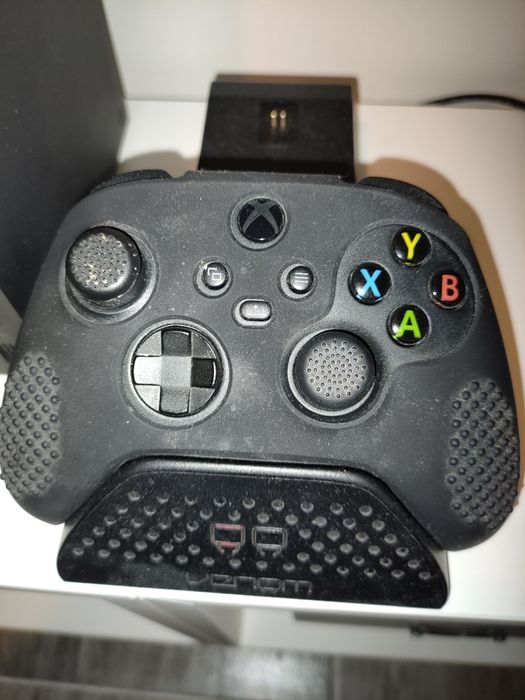 Konsolą XSX w idealnym stanie.