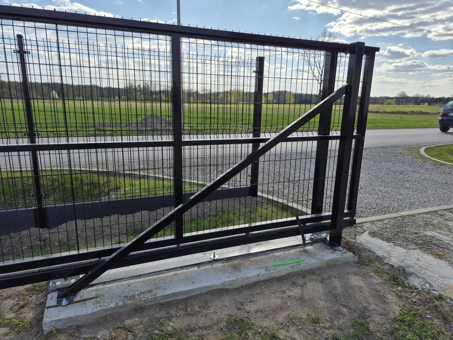 Montaż ogrodzeń Panelowych