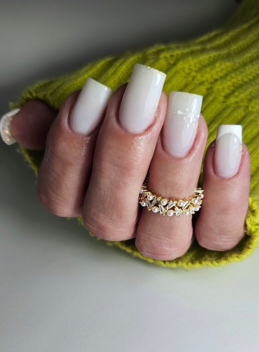 Paznokcie/ hybrydy/ metoda żelowa