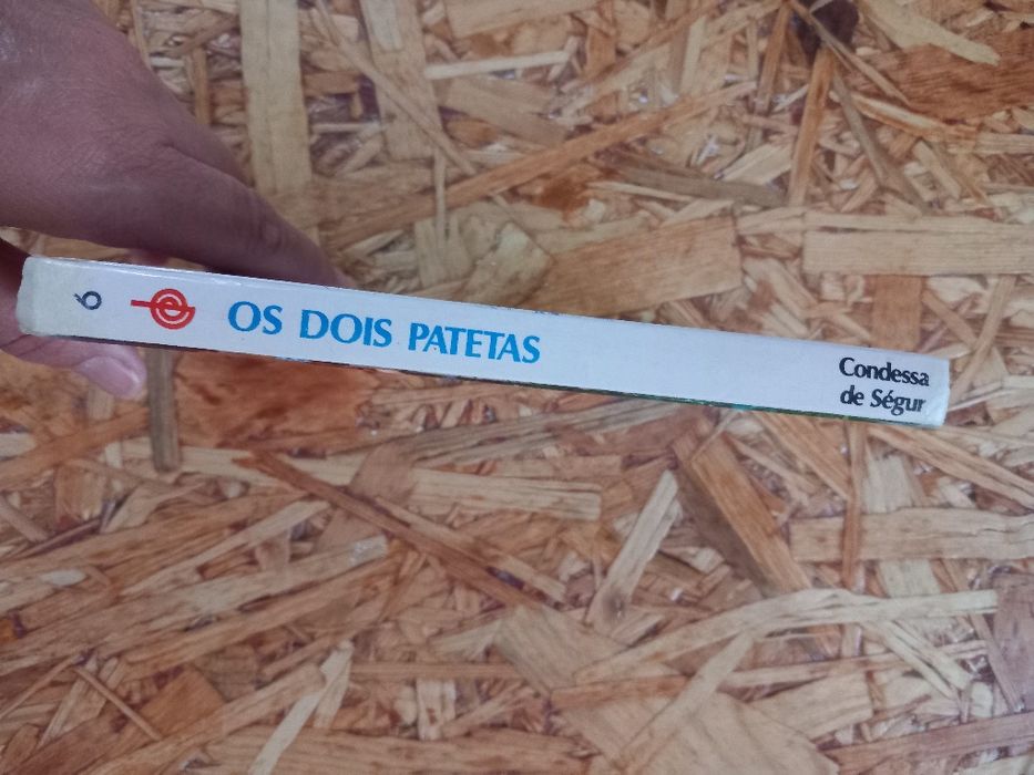 Os Dois Patetas – Condessa de Ségur-Portes incluídos  no preço