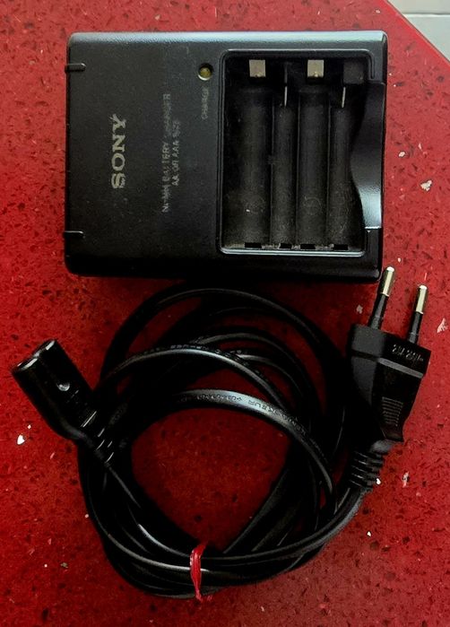 Carregador de Pilhas Sony