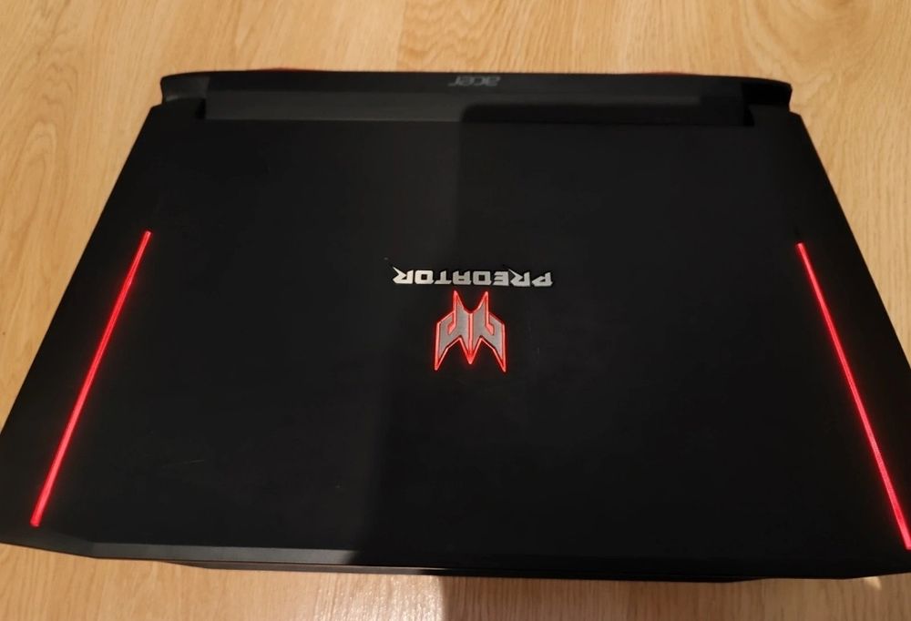 Laptop Gamingowy Acer Predator gx-792  i7 / 32gb ram / gtx 1080 / ssd