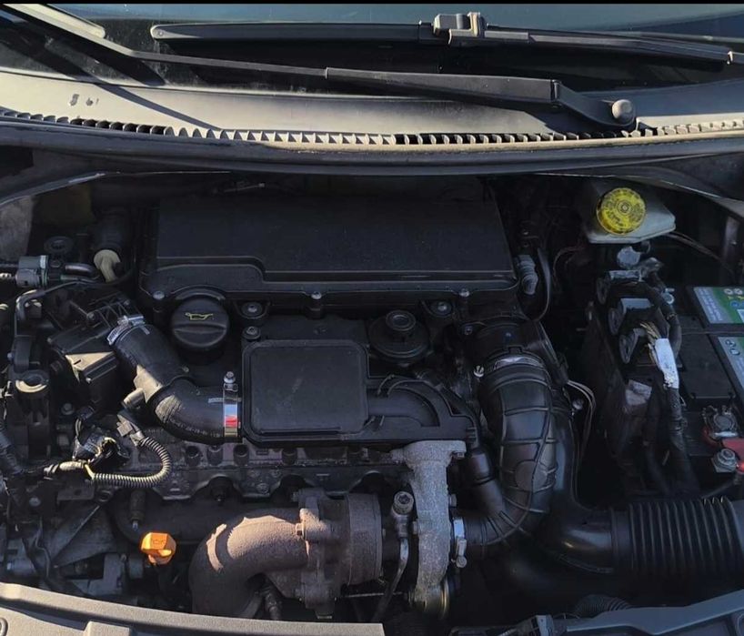 Peugeut 207 1.4hdi econômico e com revisões em dia
