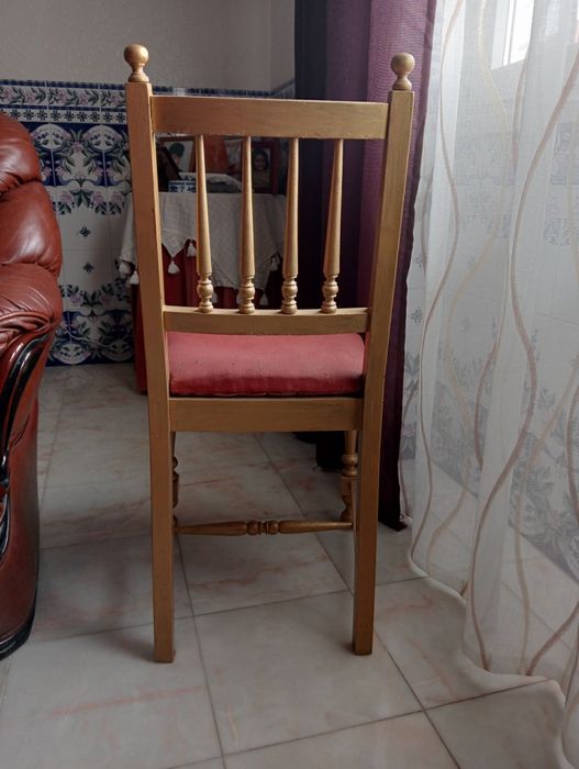 Cadeira antiga restaurada