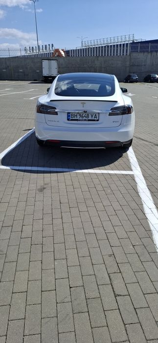 Tesla mobile s p85+