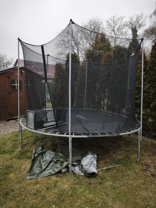 Sprzedam trampoline 300cm