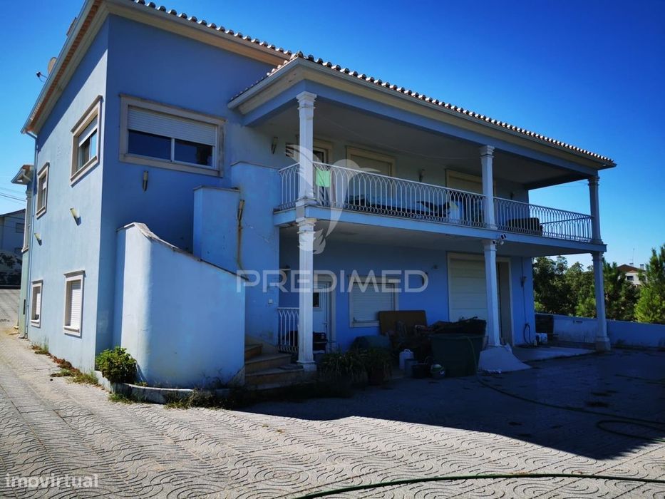 Luxuosa Moradia T4 em Vales, Tomar