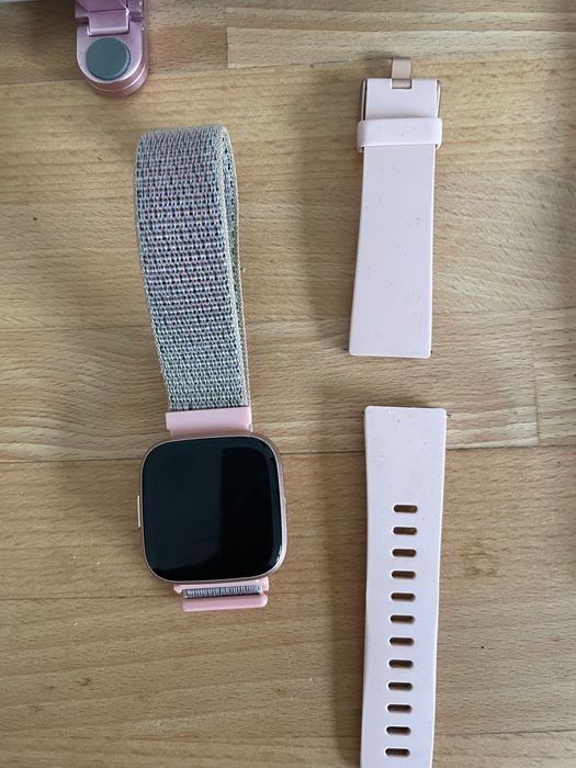 Fitbit Versa 2 różowy