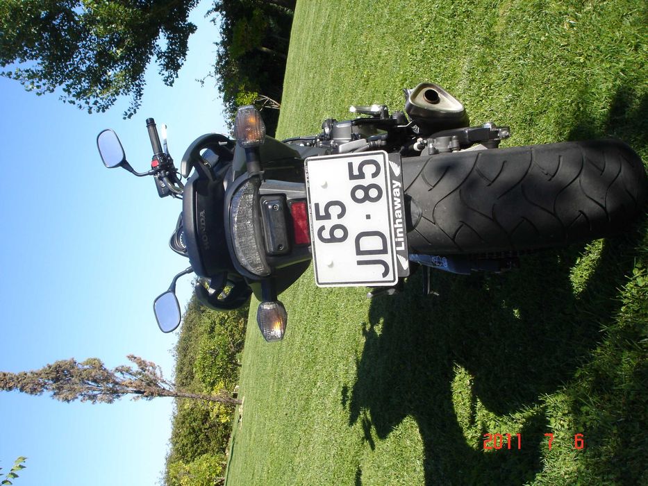 Honda Hornet CB600F 2010 - 30.000 KM em muito bom estado