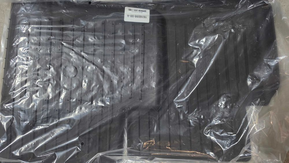 Vendo conjunto de tapetes para tesla Model 3 (2024) - Usado
