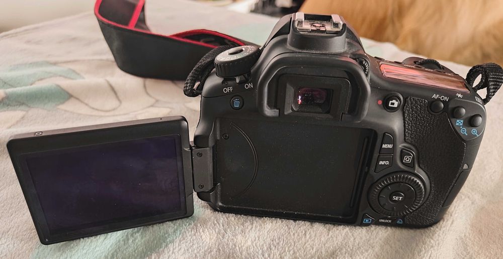 Canon EOS 60D + obiektyw 17-85 mm + dodatkowa torba