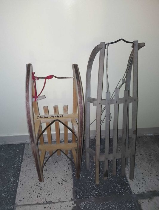 Sanki drewniane i plastikowe