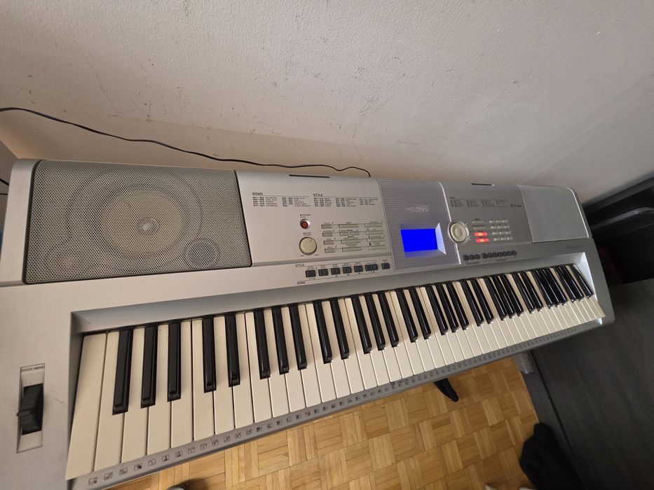 Keyboard Yamaha dgx-205 !