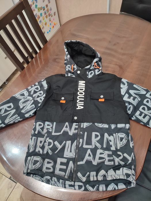 Продам  курткку на хлопчика