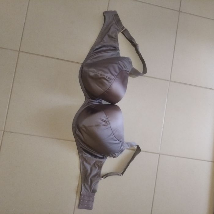 Bravissimo biustonosz rozmiar 85H