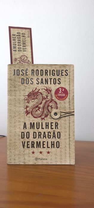 Livro "A Mulher do Dragão Vermelho"