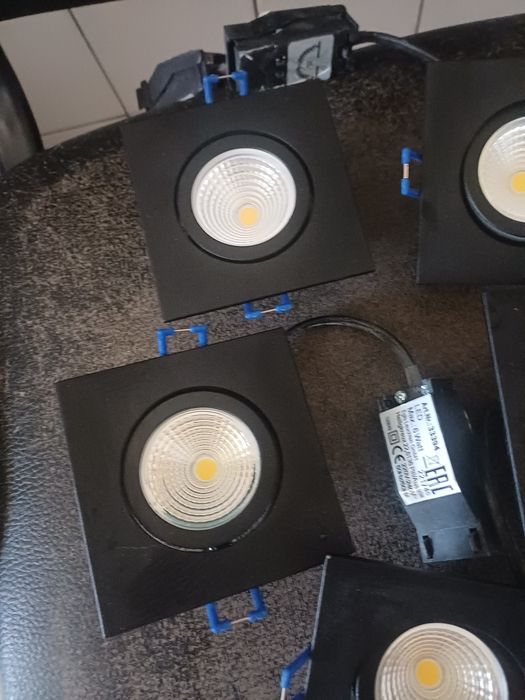 Focos pretos  com lâmpadas  estilo frances