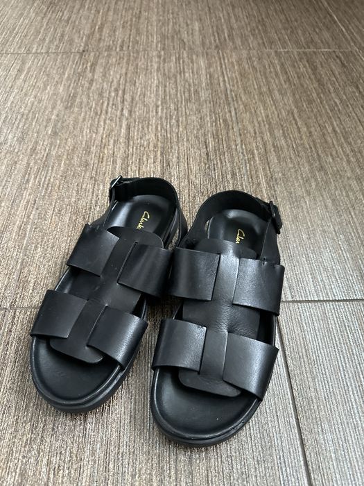 Сандалі Clarks 42 р шкіра(маломірять на 40 розмір)  26 см устілка