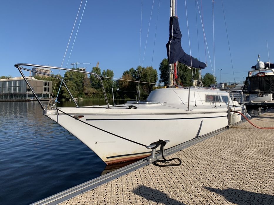 Продам парусно-моторную яхту Jeanneau Poker 27