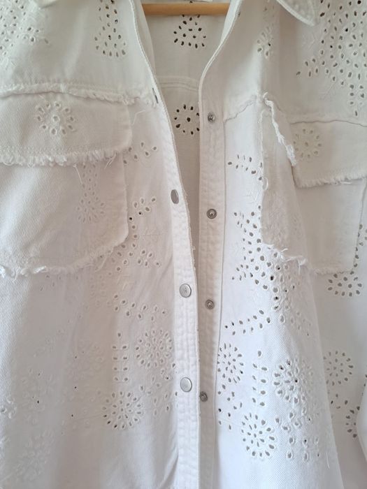 Blusão denim bordado